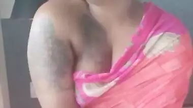 Tamil Amma Ilaria teaches her step son how to pleasure a women