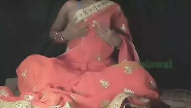 Lusty Desi whore never turns down XXX fun when there's such an opportunity