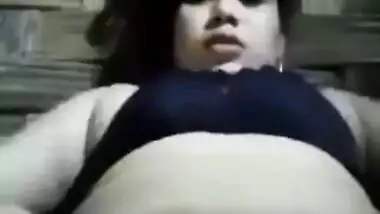 Unsatisfied Desi XXX whore fingering her pink pussy hole on cam