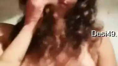 Sexy Desi girl takes bra off and exposes naked boobies on camera