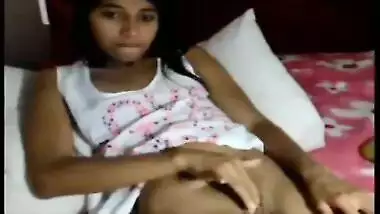 Live Cam - Sexy Young Indian College Girl With Nice Ass On Show Masturbating