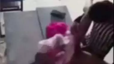 College hottie fucked by her school teacher to give her a better grade, Desi mms scandal