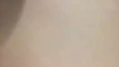 Nice Desi girl with pink lips touches XXX parts in the shower room