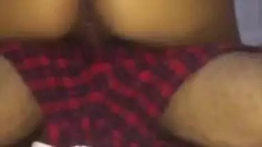 Fuck with next door girl when her husband goes out for work අයිය වැඩට ගියවෙලාවෙ එහාගෙදර අක්කට හිකුව