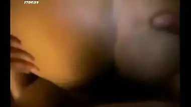 Desi Bandra Mumbai Amateur House Wife in saree Gives Blowjob