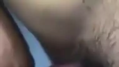 අයේශා නංගි ක්ලාස් කට් කරල කොල්ලා එක්ක රූම් ගිහින් ගන්න සැප